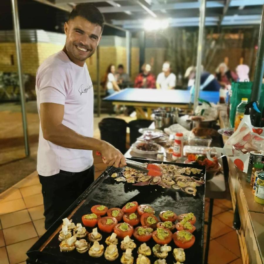 Maxmee Backpackers Resort Gold Coast Esterno foto